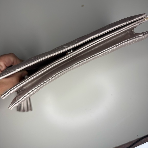 Neiman Marcus Silver Quilted Envelop Clutch GUC, 2 spots on inside see pictures - Picture 6 of 12